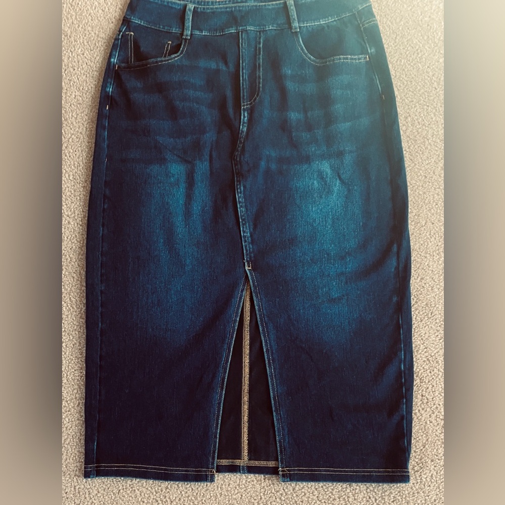 LARGE.  HALARA FLEX WASHED DENIM SLIT MAXI  SKIRT - Picture 7 of 9